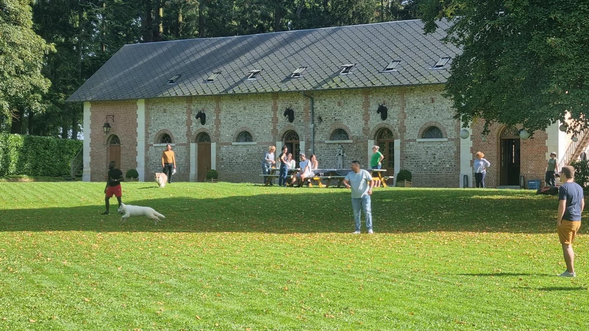 Les Ecuries Du Chateau De Brumare Brestot Zewnętrze zdjęcie